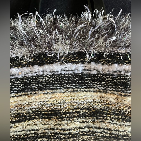 Chic Textured Women's Handbag - Black, Gold, Cream - Picture 8 of 11